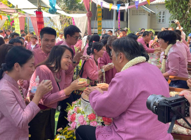 เข้าร่วมกิจกรรมสืบสานประเพณีวันสงกรานต์ จังหวัดลำปาง ... พารามิเตอร์รูปภาพ 3