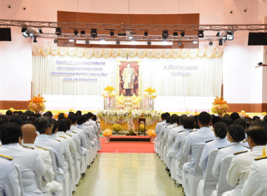 ร่วมพิธีเจริญพระพุทธมนต์ และทำบุญตักบาตรถวายพระราชกุศล 5 ... พารามิเตอร์รูปภาพ 2