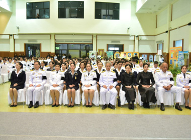 ร่วมพิธีวางพานพุ่มถวายราชสักการะ ... พารามิเตอร์รูปภาพ 11