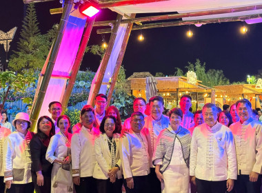 พิธีกรในพิธีเปิดบูธกระทรวงเกษตรและสหกรณ์ “เกษตรทำได้ Kaset ... พารามิเตอร์รูปภาพ 2