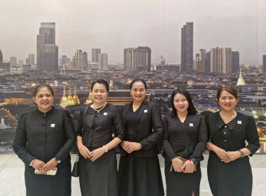 เข้ากราบถวายบังคมพระบรมศพ สมเด็จพระนางเจ้าสิริกิติ์ ... พารามิเตอร์รูปภาพ 4