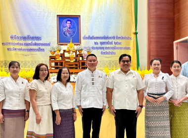 เข้าร่วมพิธี วางพานพุ่มถวายสักการะพระราชวรวงศ์เธอ ... พารามิเตอร์รูปภาพ 3