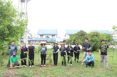 ผอ.ศูนย์ฯ 10 นำบุคลากรร่วมกันปลูกต้นไม้ ... พารามิเตอร์รูปภาพ 1
